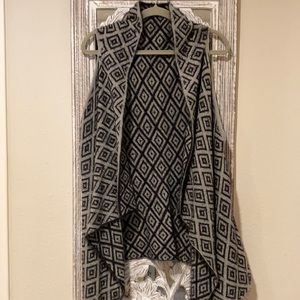 Super comfy geometric print open sweater vest one size 0-14 boho vibe plus size